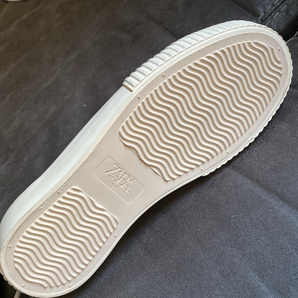 NWT. Zara Cream Animal Print Lace-Up Trainers. Size 6,5. - Picture 6 of 7